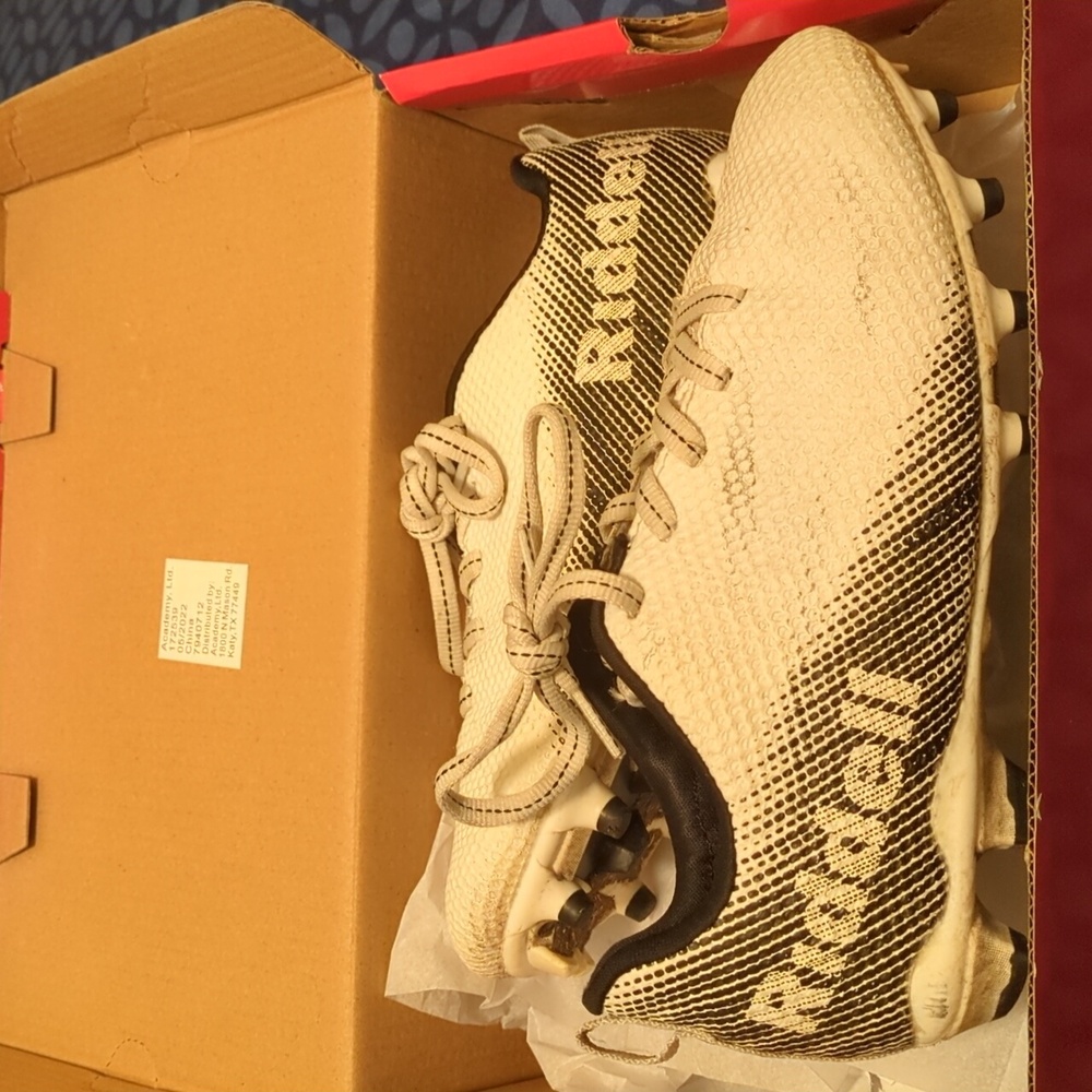 Riddell cleats